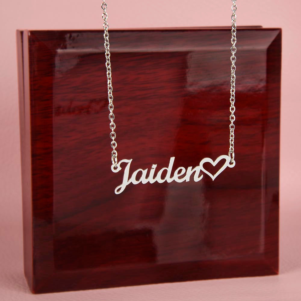 Personalized Heart Name Necklace - A Chic and Thoughtful Gift for Any Occasion